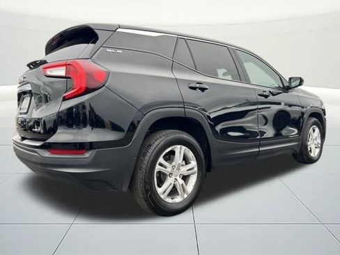 Used 2024 GMC Terrain SLE image 5