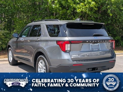 New 2026 Ford Explorer Active RWD image 5