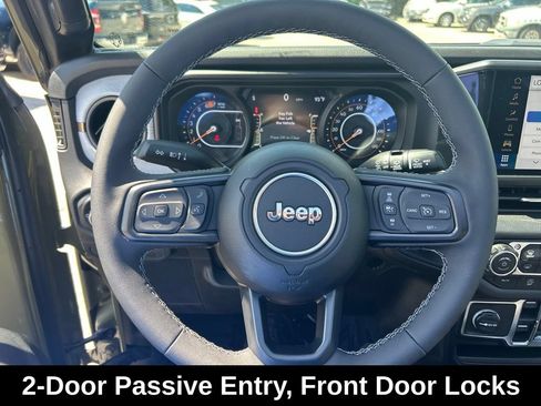 Used 2025 Jeep Wrangler Unlimited Sport AWD/4WD image 17