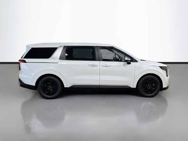 New 2027 Kia Carnival LX FWD image 8