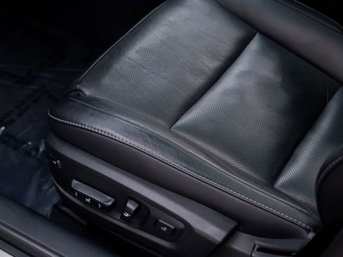 Used 2015 Lexus ES 300h image 13