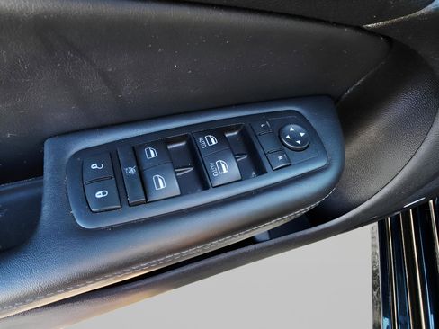 Used 2016 Chrysler 200 S w/ Navigation & Sound Group I image 20