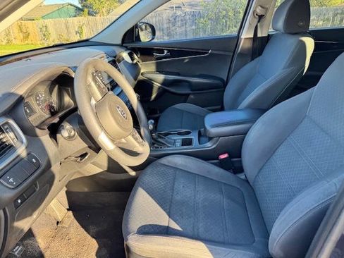 Used 2018 Kia Sorento FWD V6 image 33