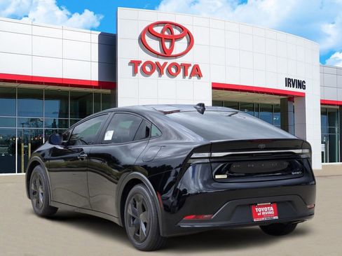 New 2026 Toyota Prius Plug-In Hybrid FWD image 3