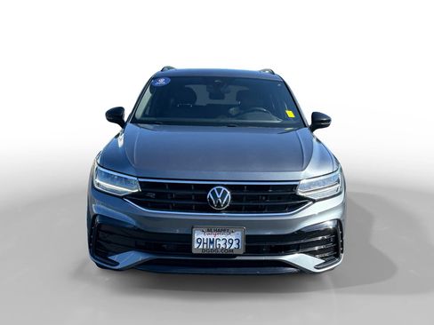 Certified 2023 Volkswagen Tiguan SE R-Line AWD/4WD image 8