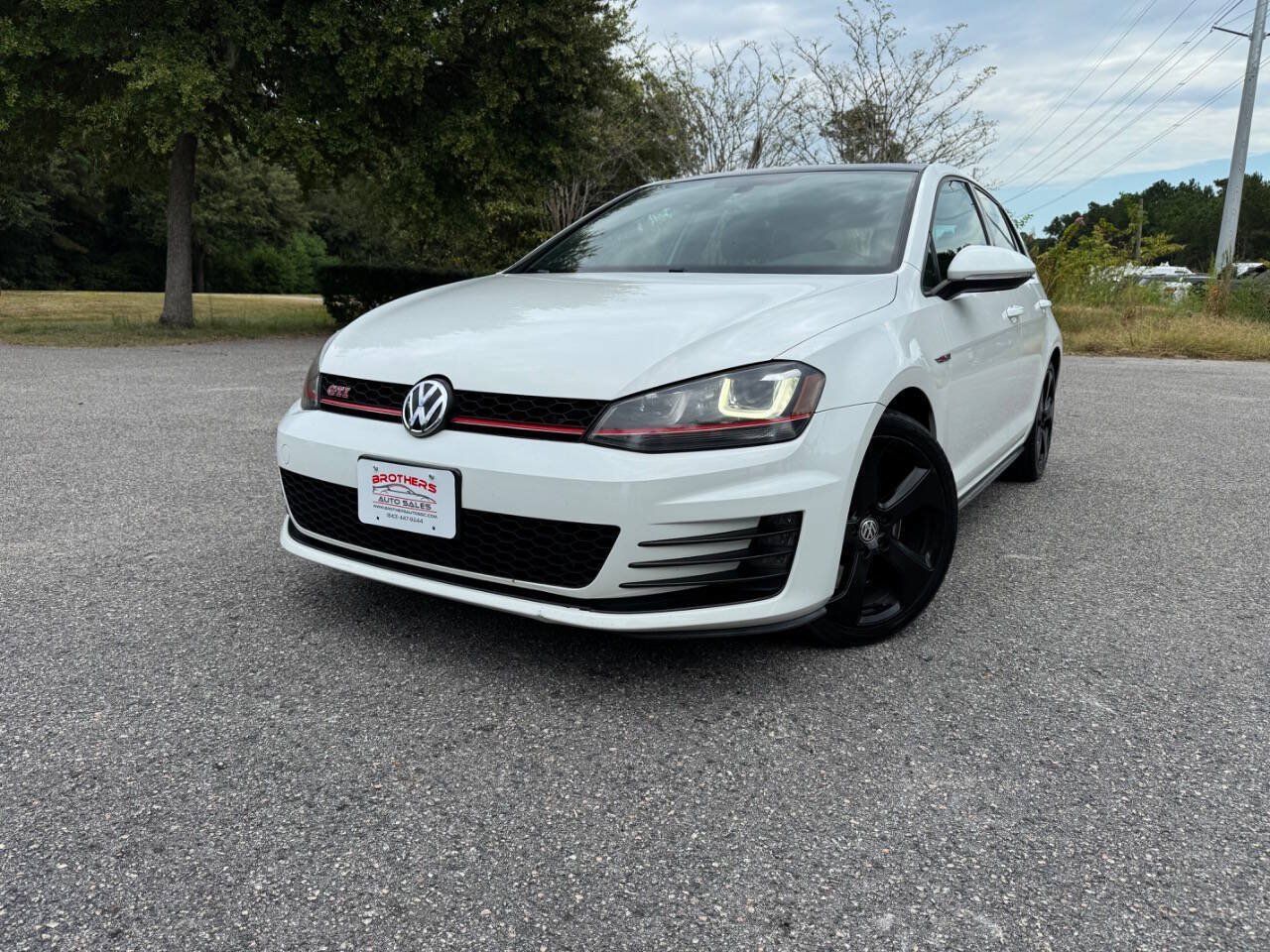 Used 2016 Volkswagen GTI SE w/ Lighting Package (SEL) FWD image 7