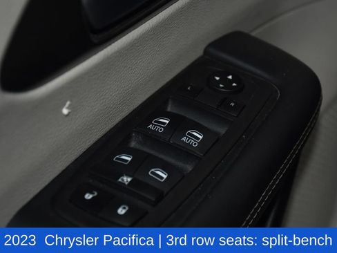 Used 2023 Chrysler Pacifica Touring-L FWD image 24