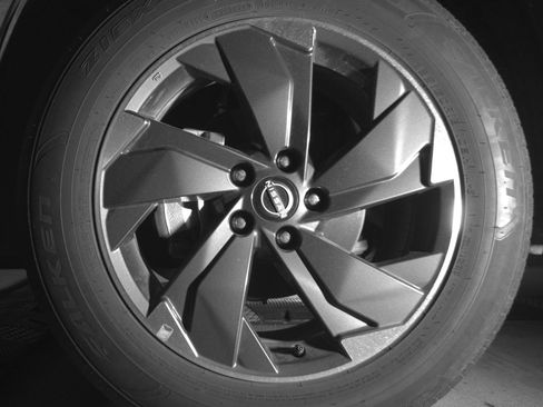 Used 2025 Nissan Rogue SV FWD image 12