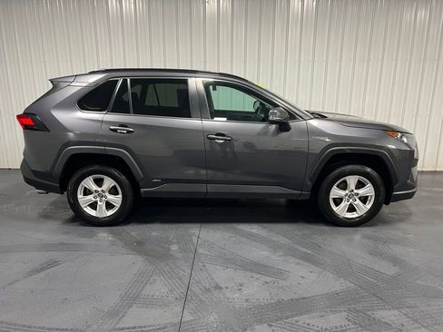 Used 2019 Toyota RAV4 LE image 18