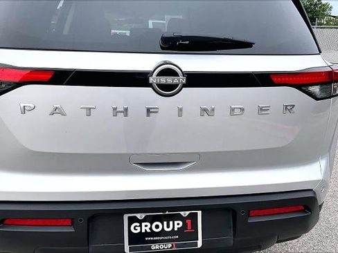 Certified 2025 Nissan Pathfinder SV FWD image 10