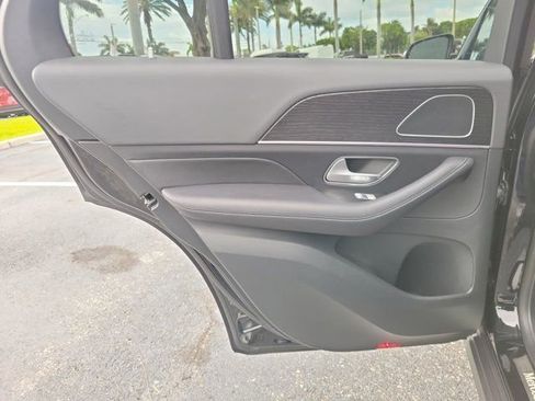 Used 2025 Mercedes-Benz GLE 350 4MATIC image 10