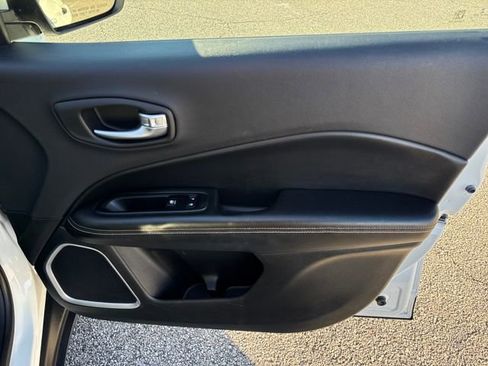 Used 2017 Jeep Compass Latitude w/ Popular Equipment Group image 35