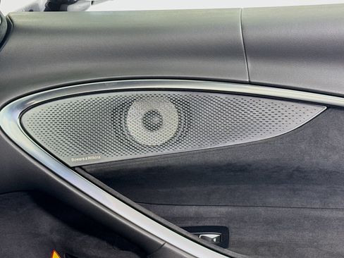 Used 2025 McLaren Artura Spider RWD image 17