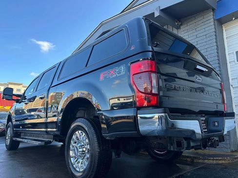 Used 2022 Ford F350 XLT w/ XLT Premium Package image 5