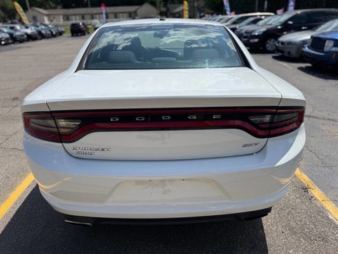 Used 2016 Dodge Charger SXT image 4