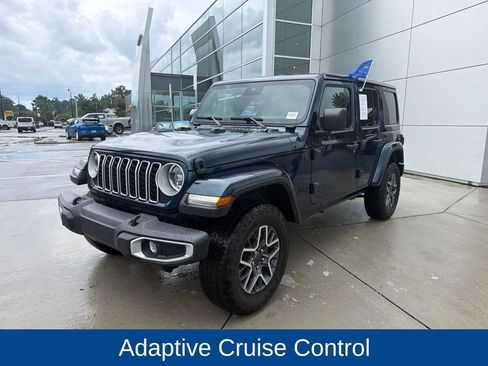Used 2025 Jeep Wrangler Unlimited Sahara AWD/4WD image 4