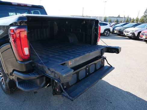 Used 2020 GMC Sierra 1500 AT4 w/ Off-Road Performance Package image 18