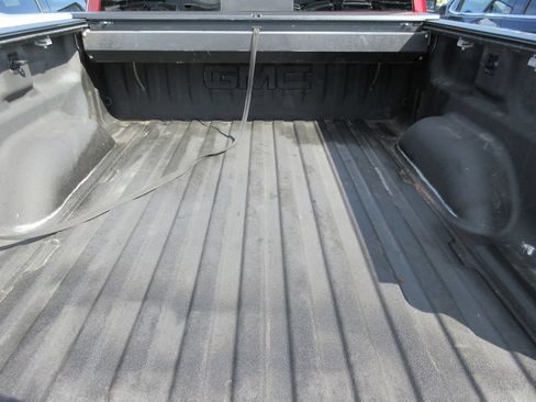 Used 2016 GMC Sierra 1500 SLT w/ All-Terrain Package AWD/4WD image 8