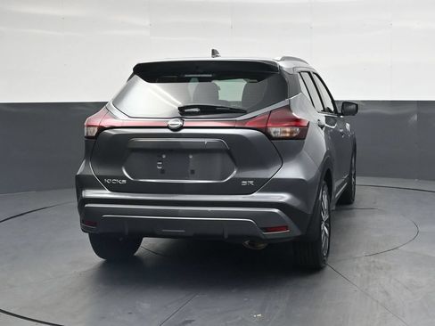 Used 2023 Nissan Kicks SR w/ SR Premium Package FWD image 7
