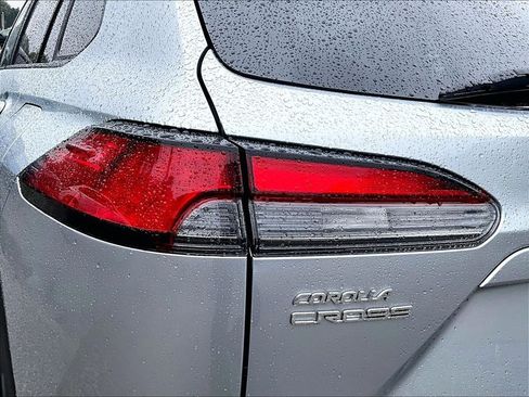 Certified 2025 Toyota Corolla Cross XLE AWD/4WD image 32