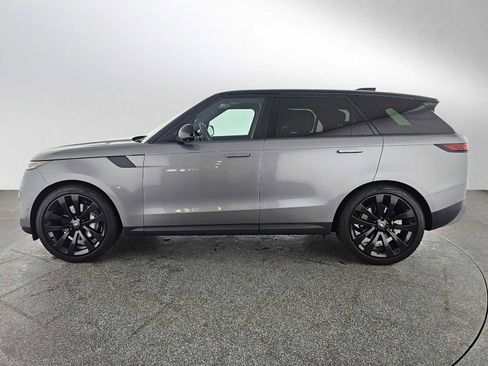 Used 2023 Land Rover Range Rover Sport SE image 2