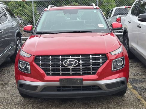 Used 2023 Hyundai Venue Limited FWD image 5