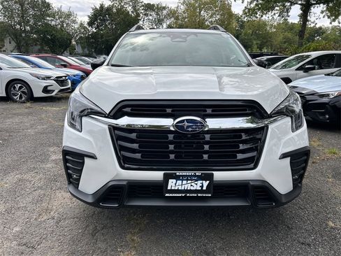 New 2025 Subaru Ascent Limited image 3