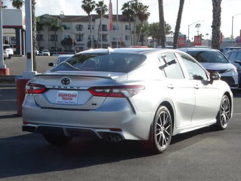 Used 2024 Toyota Camry SE w/ Blackout Package (TMS) image 12