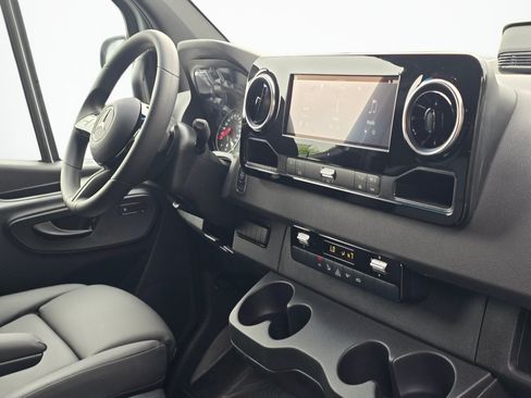 New 2026 Mercedes-Benz Sprinter 2500 image 25