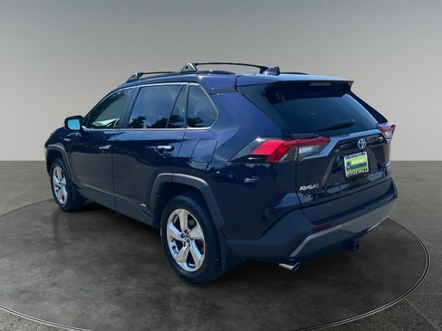 Used 2020 Toyota RAV4 Limited AWD/4WD image 8