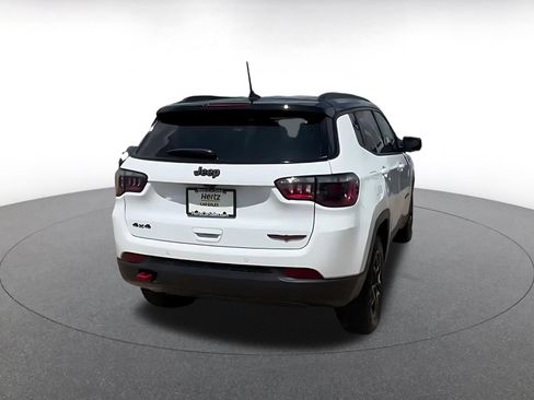 Used 2025 Jeep Compass Trailhawk AWD/4WD image 12