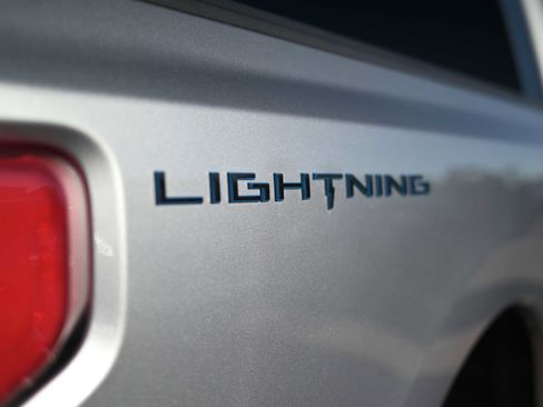 Used 2023 Ford F150 Lightning XLT AWD/4WD image 7