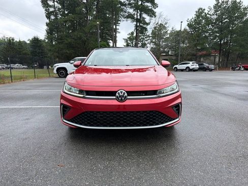 Used 2025 Volkswagen Jetta SE w/ Sunroof Package FWD image 5