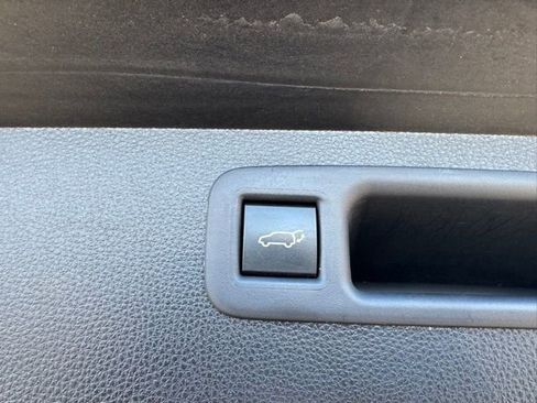 Used 2023 Toyota Highlander XLE image 33