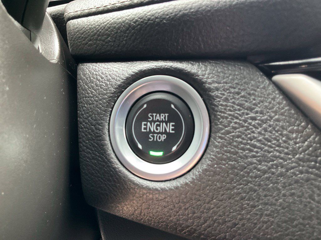Used 2025 Cadillac XT4 Premium Luxury FWD image 14