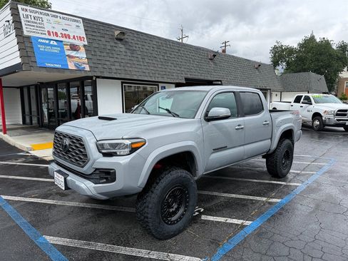 Used 2021 Toyota Tacoma TRD Sport w/ Technology Package AWD/4WD image 1