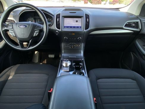 Used 2020 Ford Edge SE FWD image 17