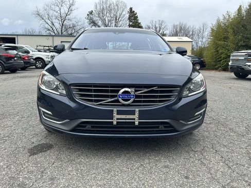 Used 2015 Volvo V60 T5 Premier image 2