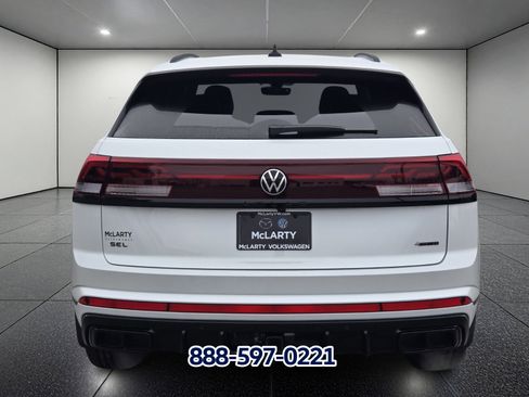 New 2026 Volkswagen Atlas Cross Sport SEL R-Line image 4