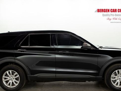 Used 2021 Ford Explorer Base w/ Class III Trailer Tow Package image 15