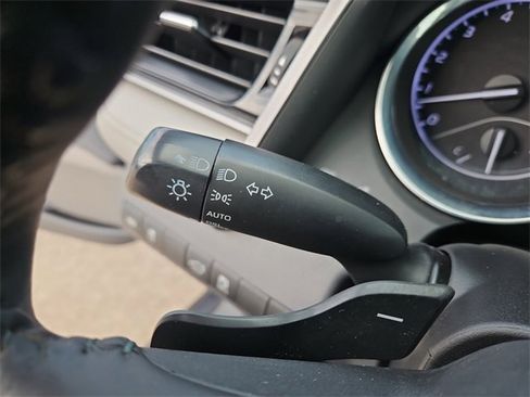 Used 2020 Toyota Camry SE image 24