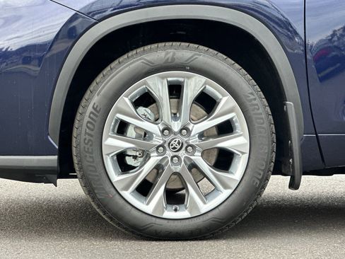 New 2026 Toyota Highlander Limited image 25