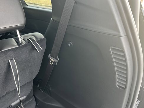 New 2026 Chrysler Pacifica Select image 10