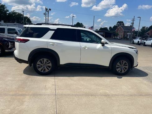 Certified 2024 Nissan Pathfinder SV AWD/4WD image 6