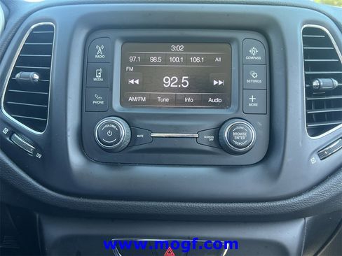 Used 2018 Jeep Compass Latitude image 8