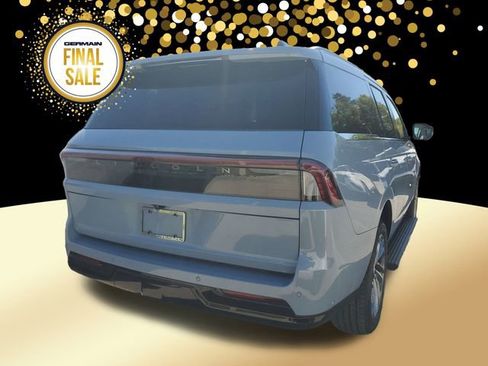 New 2025 Lincoln Navigator Reserve image 6