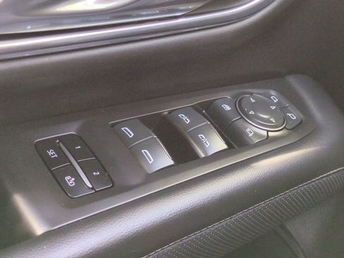 Used 2024 Chevrolet Suburban Premier RWD image 29