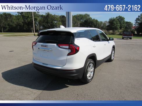 Used 2024 GMC Terrain SLE image 11