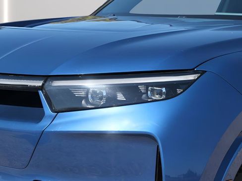 New 2024 VinFast VF 9 Plus AWD/4WD image 29