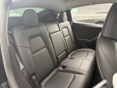 Used 2023 Tesla Model Y Long Range AWD/4WD image 18